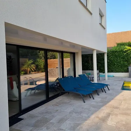 Villa L'aigle - Piscine -10 Pers - Reve Au Mans